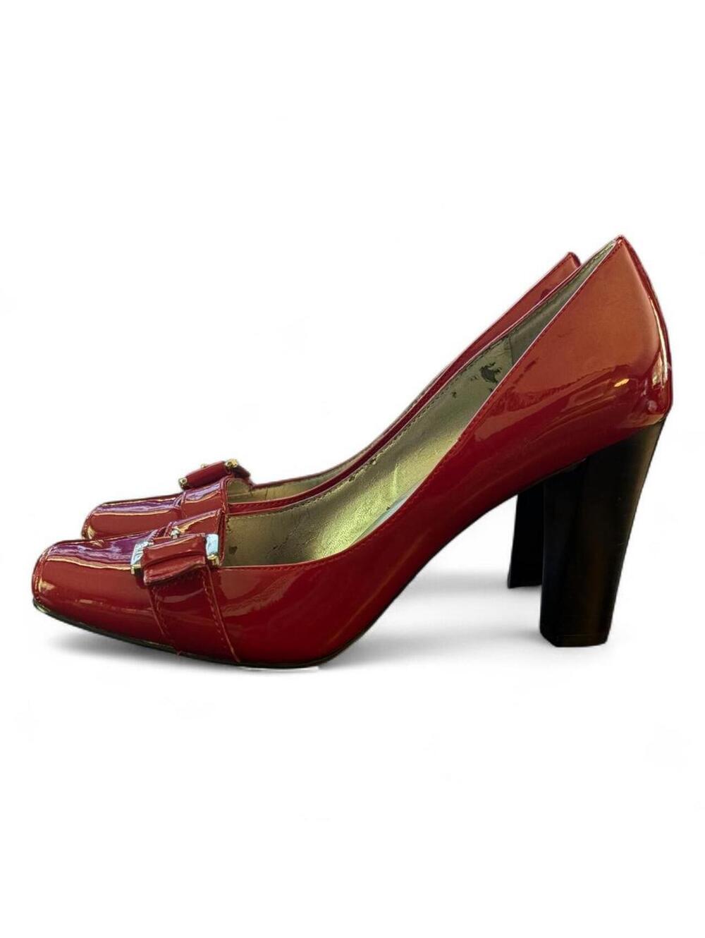 Beautiful y2K Red patent leather Anne Klein heels
